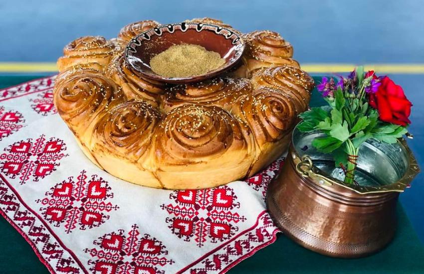 Върви народе възродени, към светли бъднини върви...